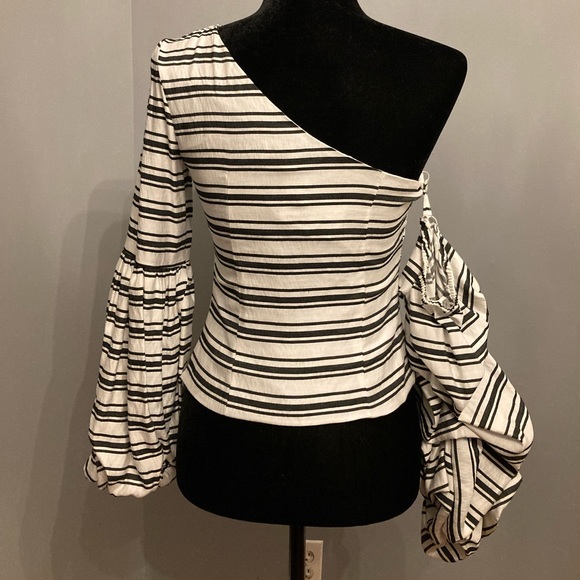 BNWT SCRIPTED One Sleeve Black & White Top, size XS - Picture 3 of 9